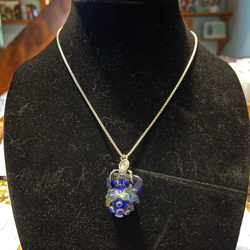 Art glass octopus pendant on a sterling silver box link chain 18” chain 2” octo.